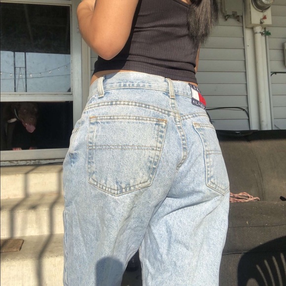 (SOLD) Tommy Hilfiger Jeans - Picture 4 of 5